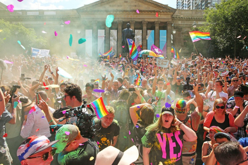 Australia vota a favor del matrimonio igualitario