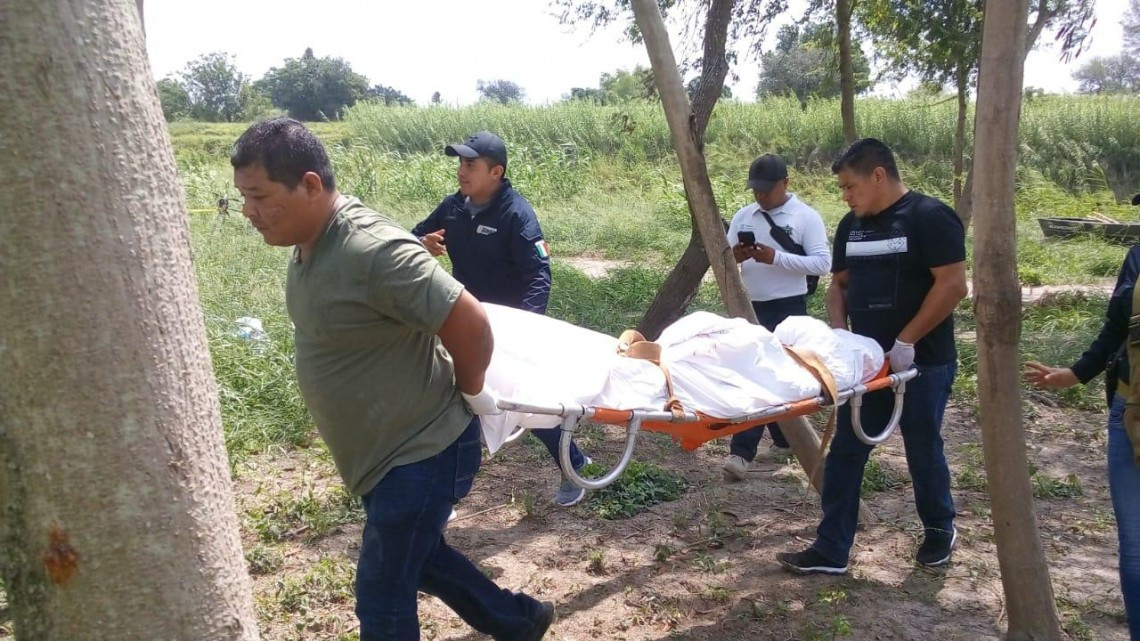  Trasladan cuerpos de migrantes ahogados a las instalaciones de Semefo 