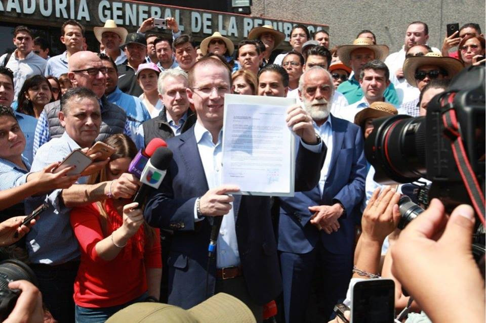 Exige Anaya aclaración de delitos a la PGR