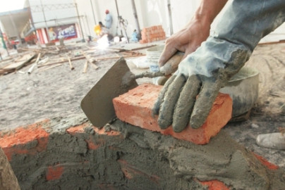 Esperan alza en precio de cemento 