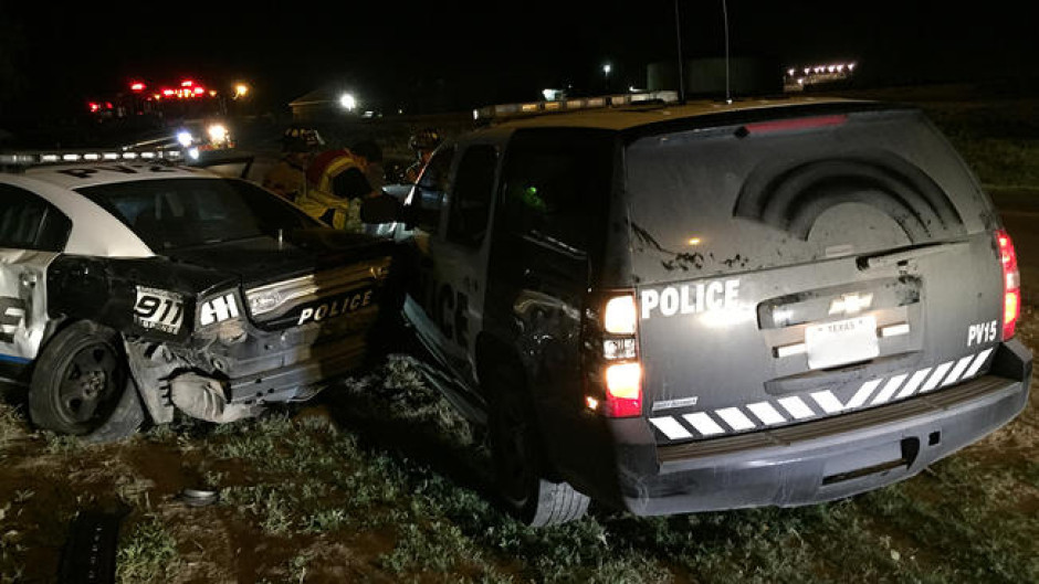 Chocan 2 patrullas durante persecución en en Palmview