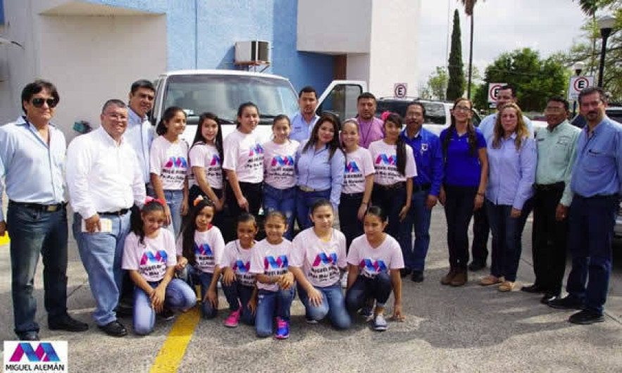 Alumnas de primaria viajan a Victoria por juegos nacionales 