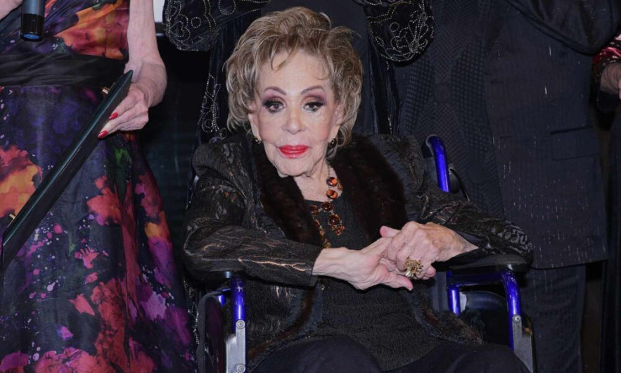 Silvia Pinal seguirá hospitalizada; le detectaron nueva bacteria