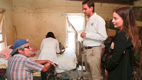 Lleva DIF apoyo atención médica a madre e hijo