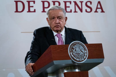 Mayoría de ministros de la Corte protegen a Uriel Carmona, denuncia AMLO