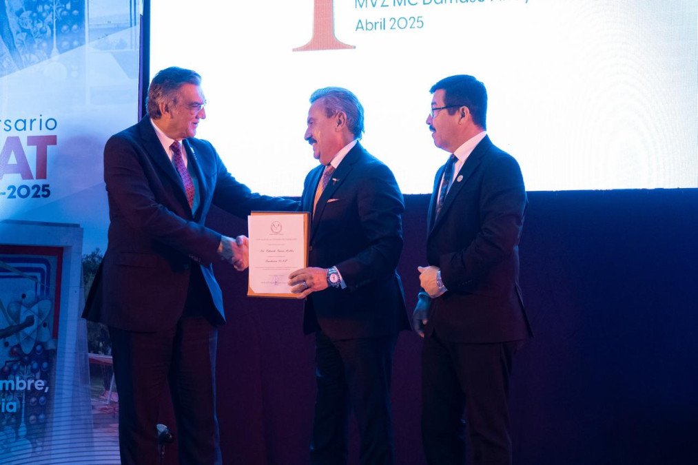 Gobernador y rector presiden lanzamiento de la Fundación UAT