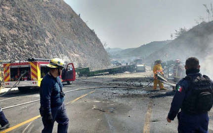 Dos personas muertas en autopista Siglo 21
