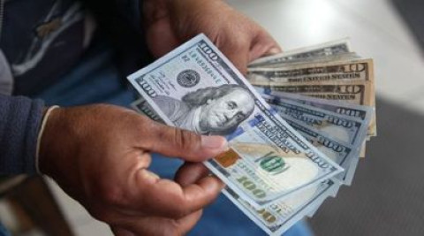 Dólar inicia a la venta en 17.86 pesos en casas de cambio