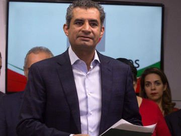 Ochoa Reza confirma seguir al frente del PRI