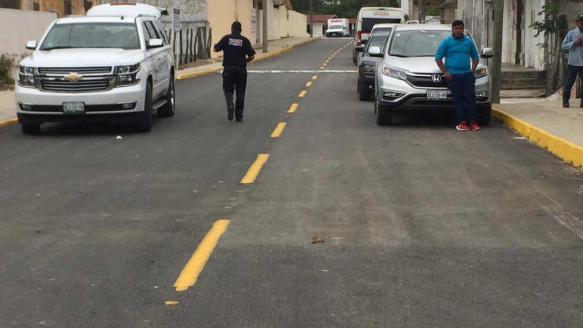 Tránsitos obligan a los automovilistas a respetar señalamientos viales