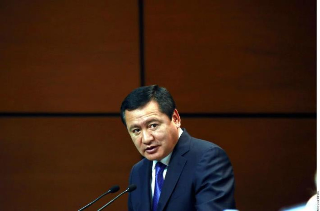 Osorio Chong deja la Segob para postularse al senado