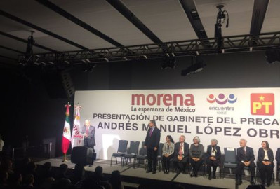 Inicia AMLO precampaña presentando su gabinete