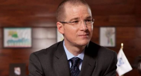 Ricardo Anaya reta a AMLO