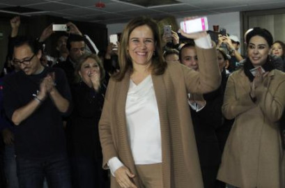 Margarita a la cabeza en recolección de firmas