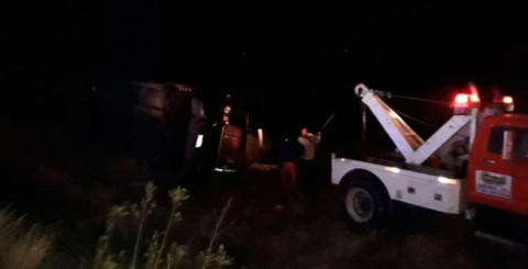 Camiones se volcan por fuertes vientos en Oaxaca