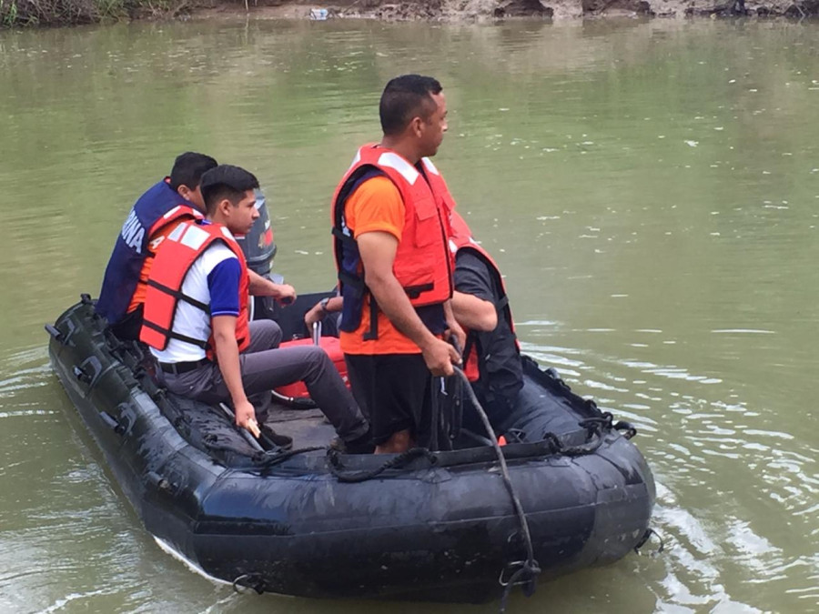 Realizan alumnos del Cobat 02 muestreo del agua del Río Bravo