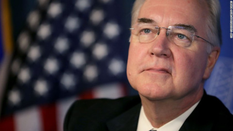 Renuncia secretario de Salud de Estados Unidos