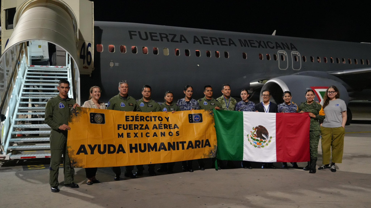 Regresan primeros 140 mexicanos de vuelo de la Fuerza Aérea Mexicana desde Israel
