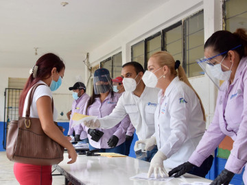 Respalda Alma Laura Amparán a estudiantes altamirenses