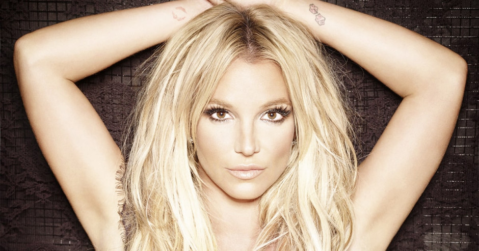 Britney Spears canta en vivo sorprendiendo a espectadores