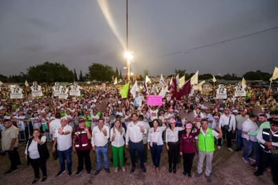 Carlos Peña y Maki Ortíz Unidos, en el Gran 5° Cierre de la Victoria en el Distrito 8