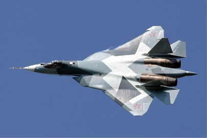 Francia denuncia incidente con avión ruso