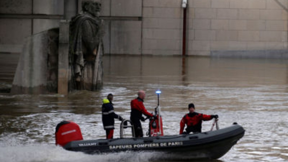 Inundaciones alertan a París por crecida del Sena