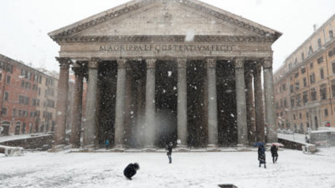 Fuertes fríos y nevadas azotan Italia