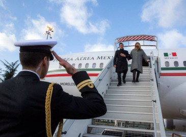 EPN llega a Francia para gira de trabajo