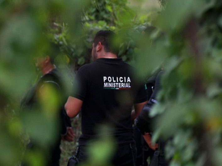 Vinculan a 8 policías por desaparición forzada