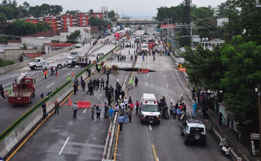 Funcionarios de SCT responsables de accidente en Paso Exprés