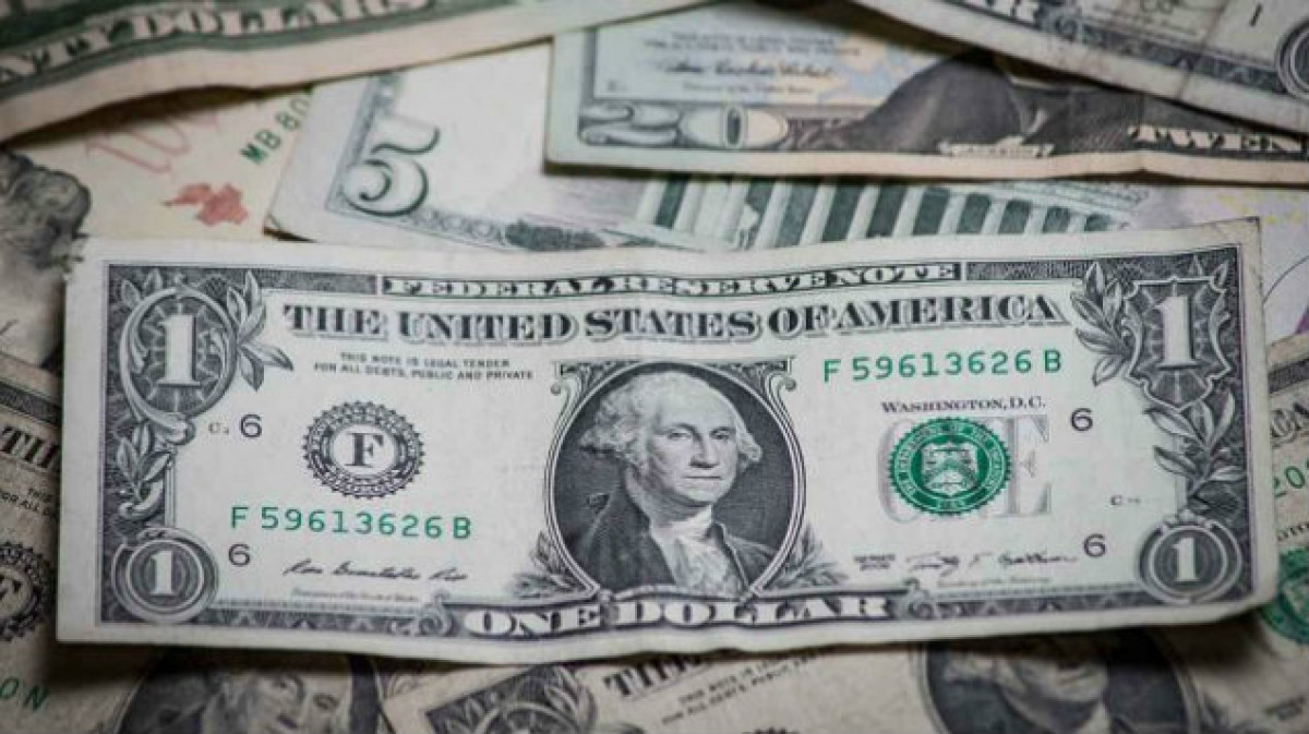 Dólar se vende en 19.03 pesos en el AICM