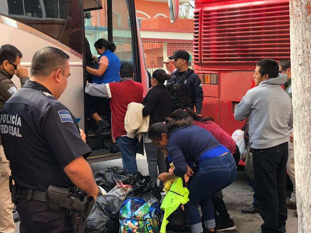 Inicia la repatriación de 186 migrantes a Acayucan, Veracruz