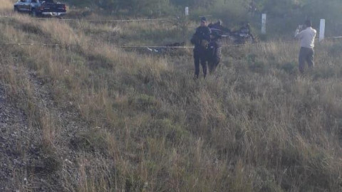 Muere motociclista al derrapar en carretera al Mezquital