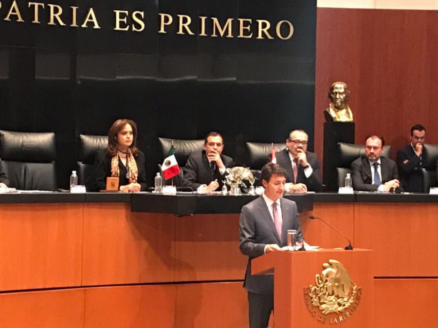 Trudeau pide mejores salarios y condiciones de trabajo en México