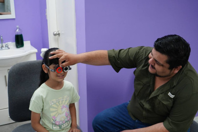 DIF Nuevo Laredo entrega lentes a menores como resultado de la brigada infantil “Tocando Corazones”