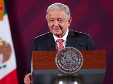 Reunión con INE es para hacer valer democracia: AMLO