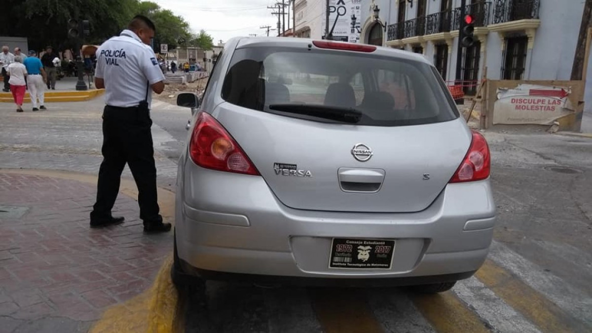 Aparece #LadyBanquetas en Matamoros