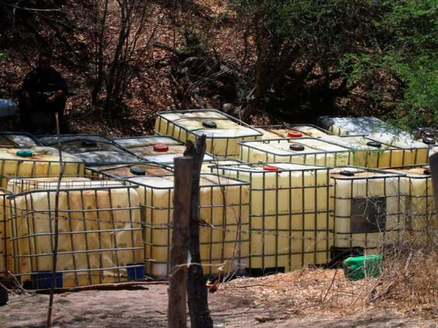 Asegura PGR más de 3 mil litros de hidrocarburo en Hidalgo