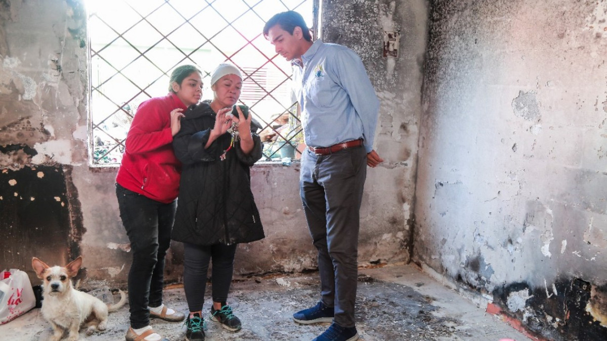 DIF entrega apoyos en colonia arboledas