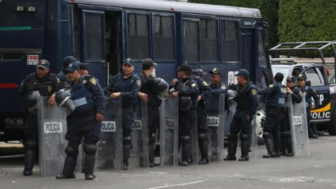 Se manifiestan agrupaciones contra el Gobierno