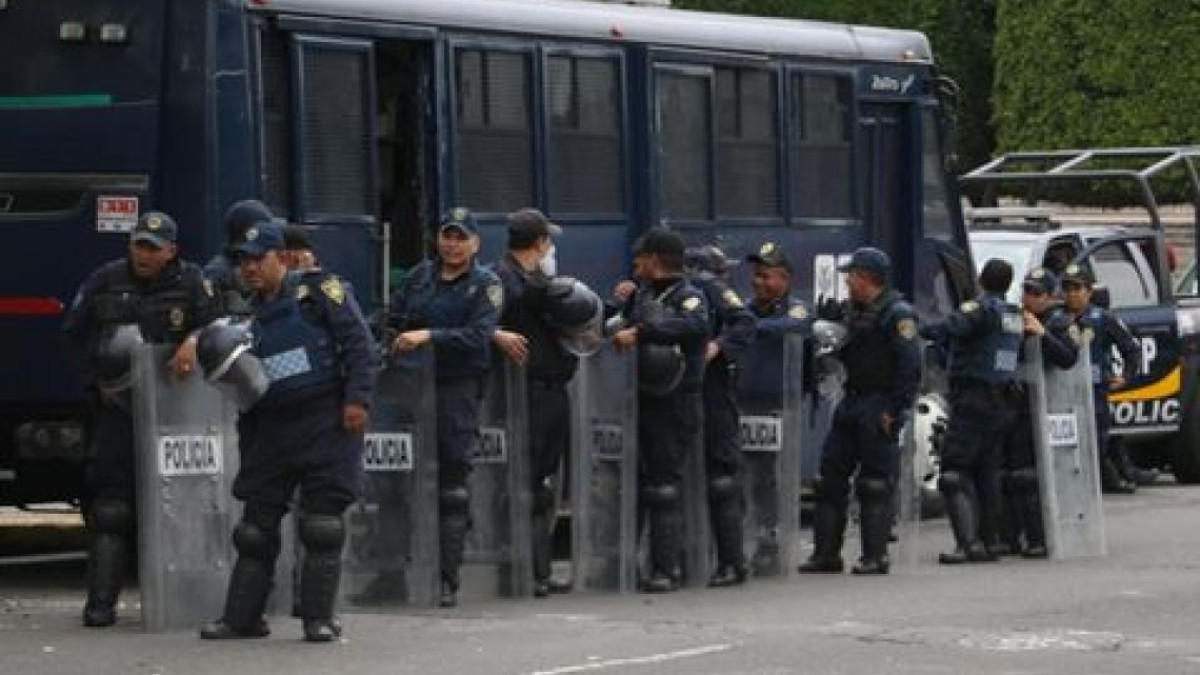 Se manifiestan agrupaciones contra el Gobierno