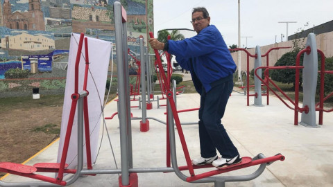 Inauguran aparatos deportivos y alumbrado público en el parque Olímpico