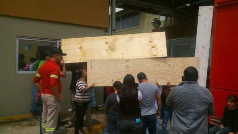 Sigue la tensión en la Coca Cola Matamoros en espera de una solución definitiva