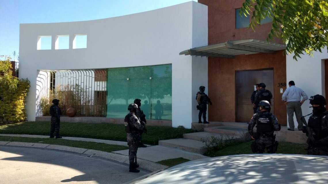 PGR catea casa de suegros de Duarte en Chiapas: hallan 50 mil dólares