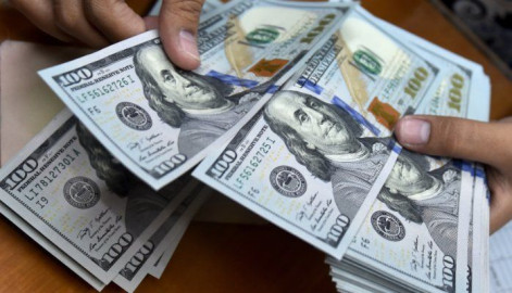 Dólar cotiza a la venta en 19.10 pesos en el AICM