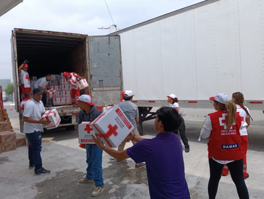 Cruz Roja recibe ayuda humanitaria para los damnificados por lluvias