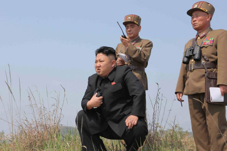 Kim Jong-un ordena a las tropas que se preparen "romper la columna vertebral del enemigo"