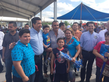 Celebra Gobernador con Familias de Reynosa