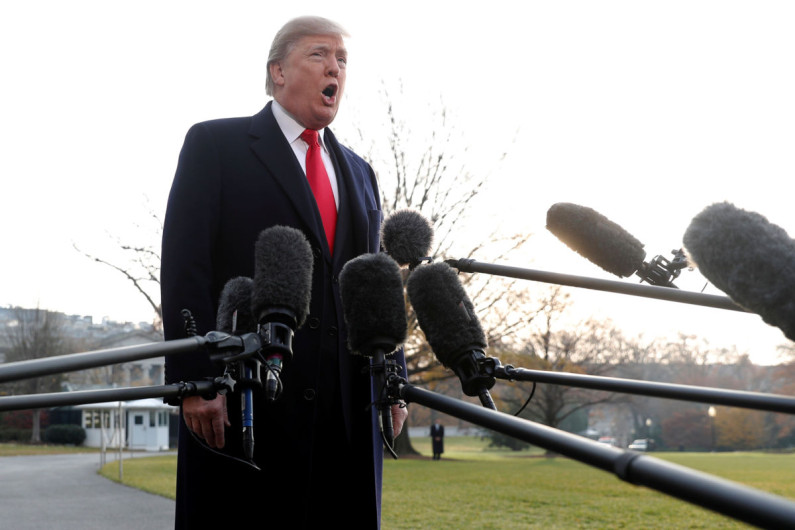 Pide Trump voto a Moore pese a acusaciones de acoso sexual